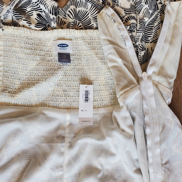 BNWT Old Navy a-line sundress, size XL, black & cream floral - Picture 4 of 8